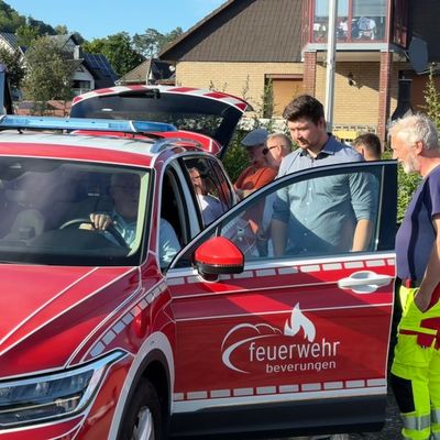 FW Beverungen: Feuerwehr Beverungen stellt neue Einsatzfahrzeuge und moderne Logistikkomponenten offiziell in Dienst / Eine Investition in die Sicherheit der Beverunger Bevölkerung