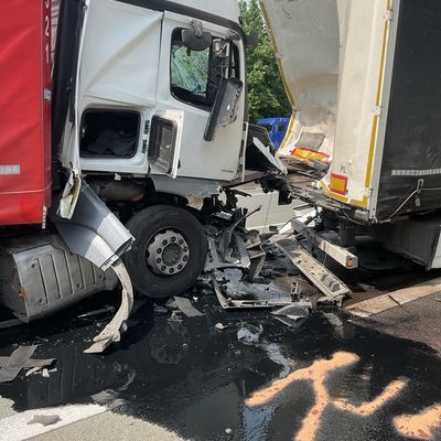 FW-DO: Verkehrsunfall zwischen drei LKW auf der A45 Fahrtrichtung Oberhausen