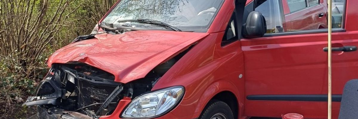 FW-EN: Wetter - Verkehrsunfall am Ortsausgang