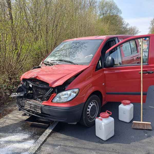 FW-EN: Wetter - Verkehrsunfall am Ortsausgang