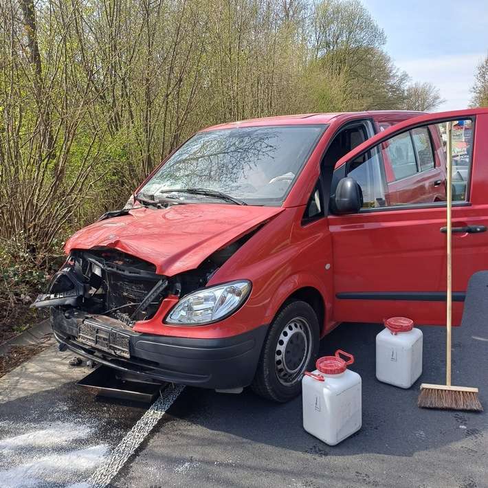 FW-EN: Wetter - Verkehrsunfall am Ortsausgang