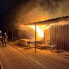 FW-E: Containerbrand auf Sportplatz an der Seumannstraße - drei Container zerstört