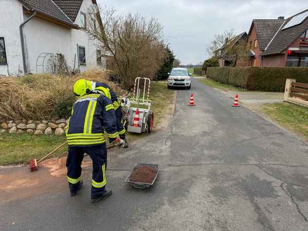 FW Flotwedel: Ölspur sorgt für Einsatz am Neujahrstag