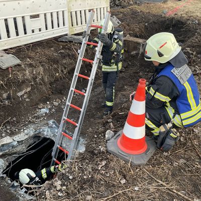 FW Dinslaken: Feuerwehr kontrolliert Bunker