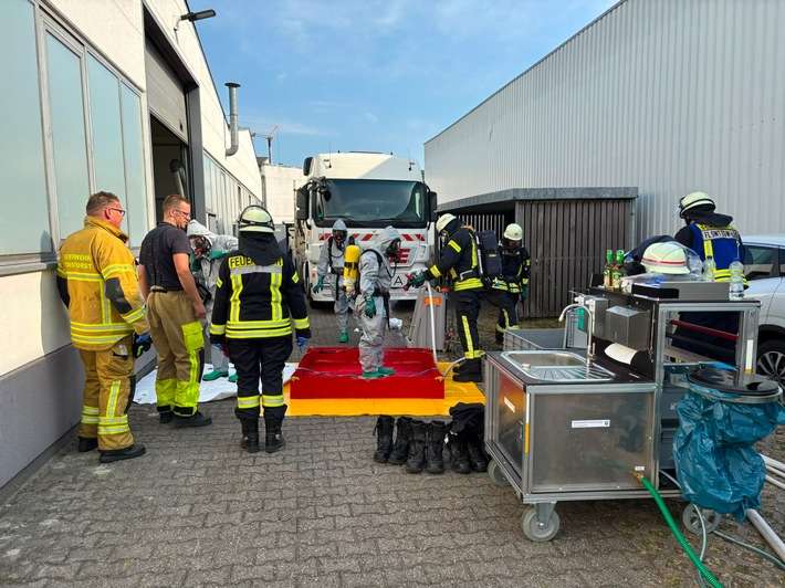 FFW Schwalmtal: Gefahrstoffeinsatz in einem Industriebetrieb in Waldniel