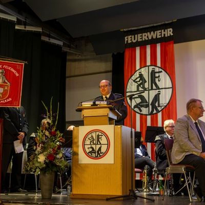 Feuerwehr Kalkar: Zweimal 100 Jahre Feuerwehrgeschichte - Stadtfeuerwehrfest in Kalkar mit hochrangigen Ehrengästen gefeiert