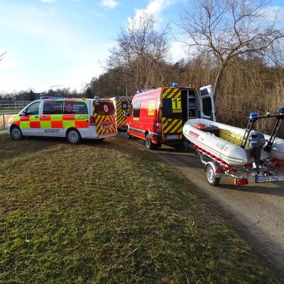 FW Reichenau: Person aus dem Ententeich gerettet, Reichenau-Lindenbühl, 03.02.2026