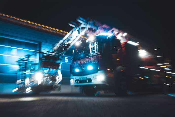 FFW Schwalmtal: Feuerwehr verhindert Brandausbreitung