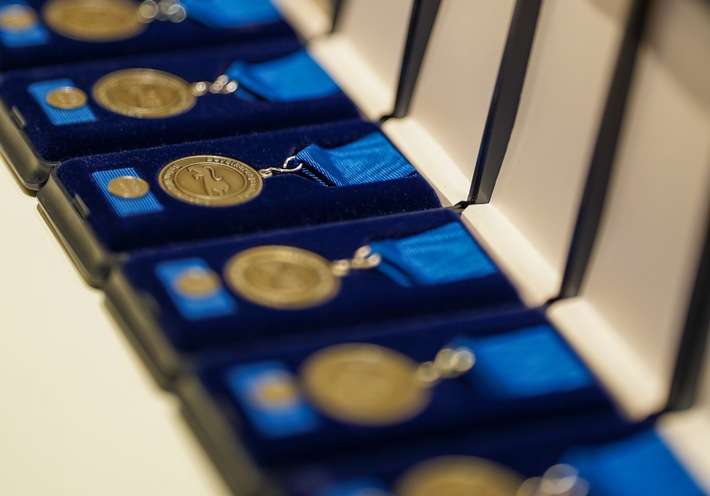 KFV Bodenseekreis: 366 Rettungskräfte erhalten Bevölkerungsschutz-Medaille für Hochwasser-Einsatz 2024