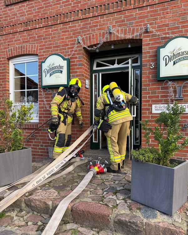 FW-SE: Alarmübung: Mehrere Personen vermisst- Gemeinsame Übung von Feuerwehr und Rettungsdienst
