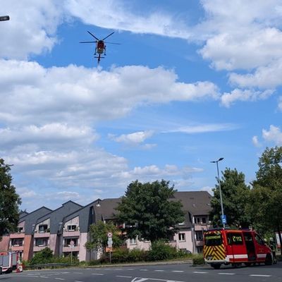 FW-EN: Verkehrsunfall in Breckerfeld: Feuerwehr sichert Hubschrauberlandung