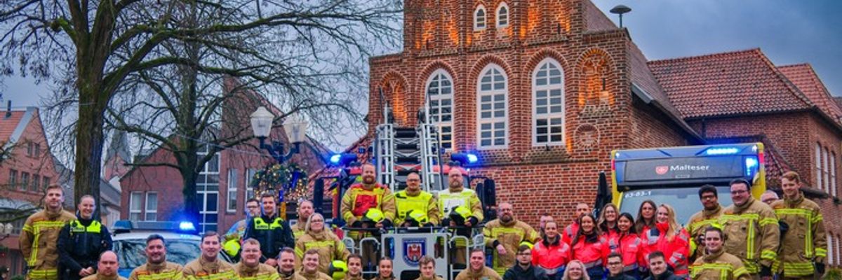 FW-OLL: Einsatzkräfte stehen in der Silvesternacht gemeinsam bereit