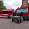 FW-KLE: Stiftung Schloss Moyland schenkt Jugendfeuerwehr Bedburg-Hau Tischkicker zur Förderung der Kameradschaft