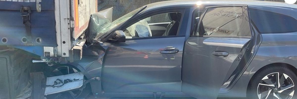 FW-MH: Drei Verkehrsunfälle innerhalb von drei Stunden auf der A40 - glimpflicher Ausgang