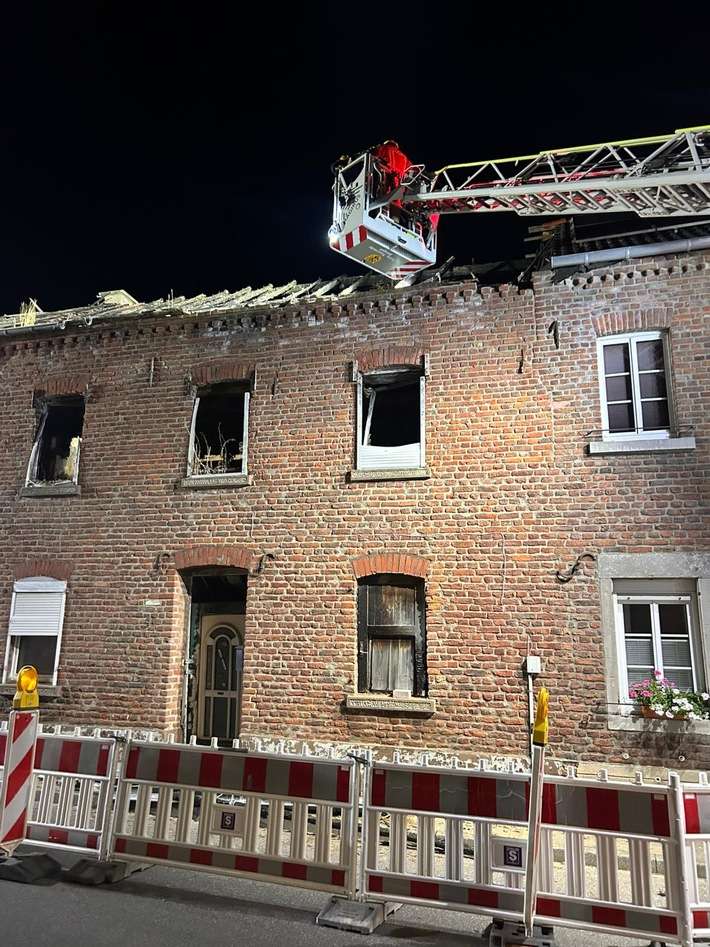 FW Gangelt: Drohender Einsturz an Brandruine