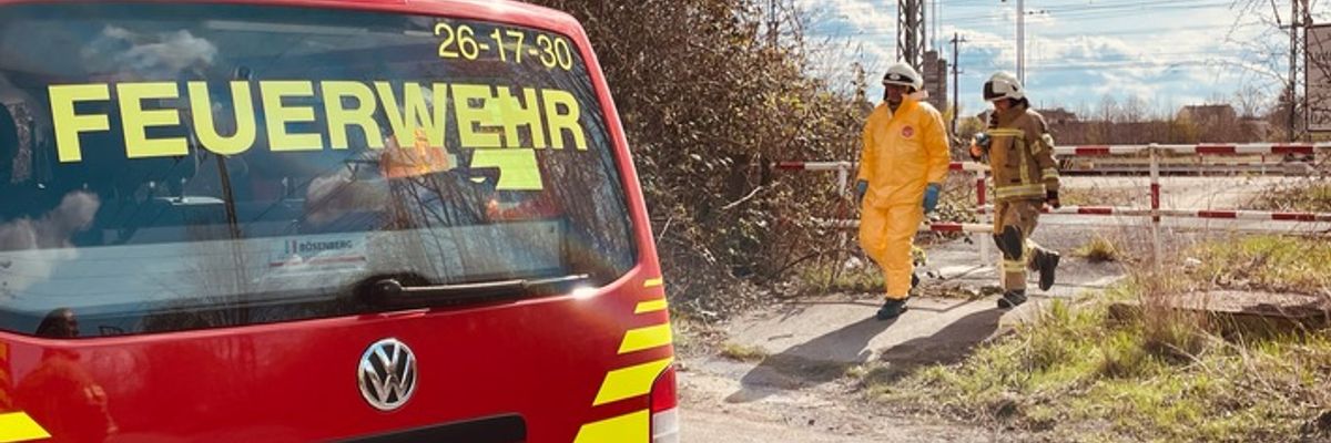 FW Lehrte: Austretendes Kerosin sorgt für Großeinsatz in Lehrte