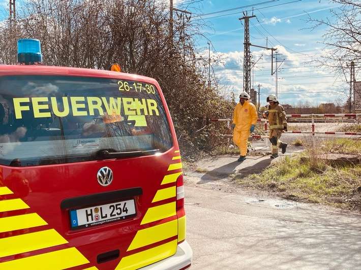 FW Lehrte: Austretendes Kerosin sorgt für Großeinsatz in Lehrte