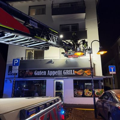 FW Paderborn: Zimmerbrand in einem Mehrfamilienhaus in der Königstraße