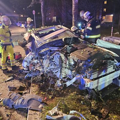 FW-M: Schwerer Verkehrsunfall mit zwei Verletzten (Neuperlach)