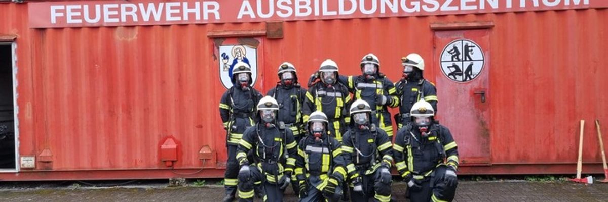 FW-OE: Atemschutzgeräteträger-Lehrgang in Kirchhundem - Teamwork und Schweiß
