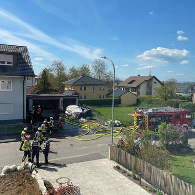 Feuerwehr Weil: Garagenbrand im Ortsteil Haltingen