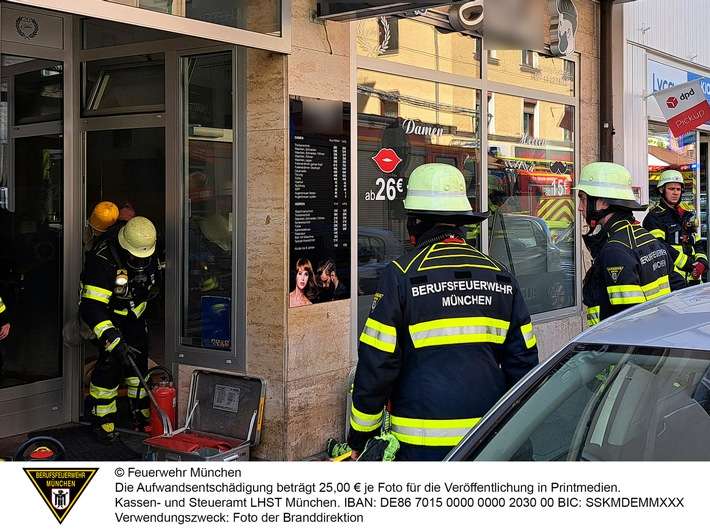 FW-M: Elektrobrand in Friseursalon (Neuhausen)
