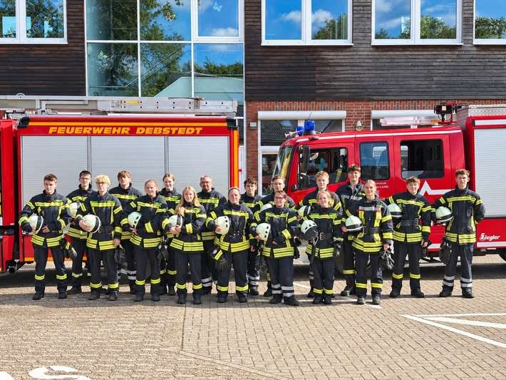 FW Geestland: Engagement für die Gemeinschaft: 18 Einsatzkräfte verstärken die Feuerwehr Geestland
