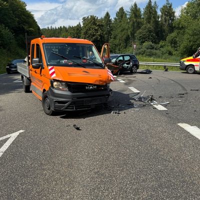 FW VG Westerburg: Verkehrsunfall im Kreuzungsbereich - vier Leichtverletzte