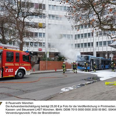 FW-M: Linienbus in Brand (Bogenhausen)
