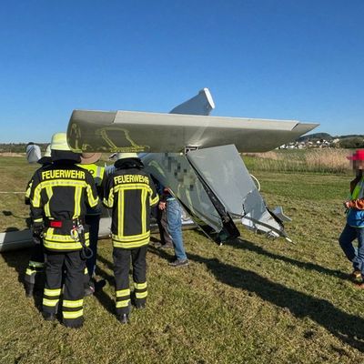 KFV Bodenseekreis: Ultraleichtflugzeug überschlägt sich