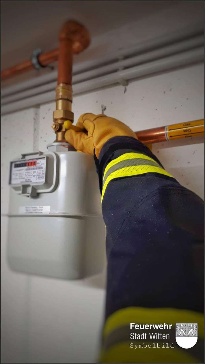 FW Witten: Gasaustritt aus Baugrube