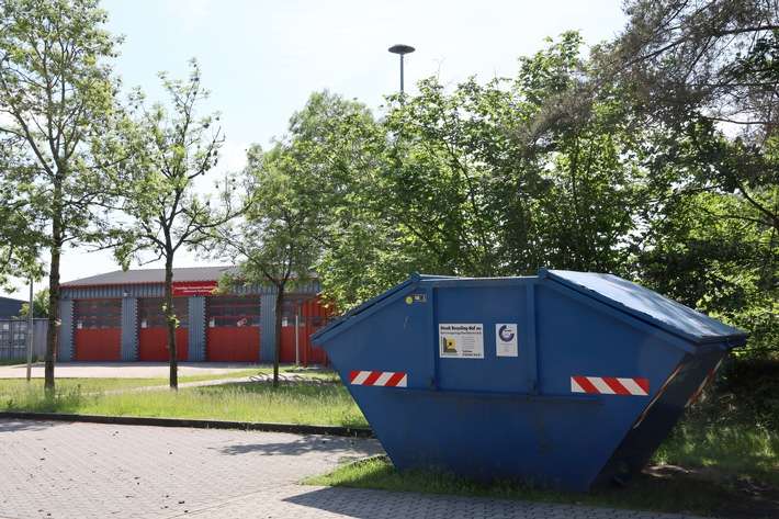 FW Hambühren: Anpassung der Altpapiersammlung am Feuerwehrhaus Hambühren
