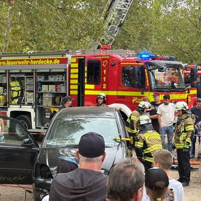 FW-EN: 150 Jahre Feuerwehr Herdecke: Blaulichttag zieht zahlreiche Gäste an