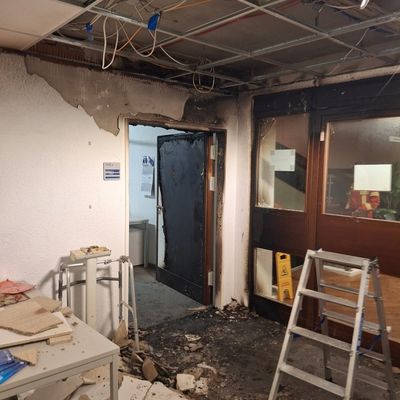 KFV-CW: Brand in Reha-Klinik Mehr als 200 Patienten in Dobel evakuiert/Beherzter Patient startet Löscharbeiten/40 Zimmer nicht mehr bewohnbar