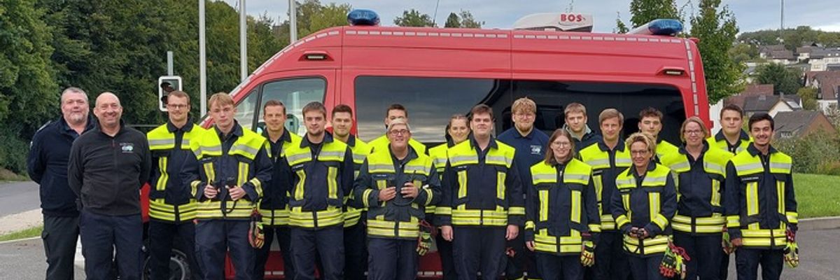 FW Finnentrop: Sicher kommunizieren im Einsatz: 18 neue Sprechfunker
