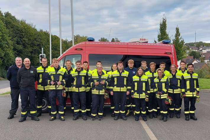 FW Finnentrop: Sicher kommunizieren im Einsatz: 18 neue Sprechfunker