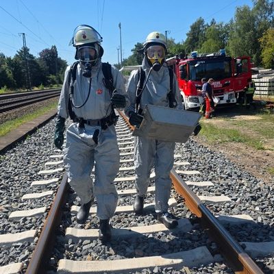 FW Celle: Gefahrstoffaustritt aus einem Güterzug in Celle (Gesamtbericht)