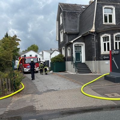FW-W: Feuer in Werkzeugfabrik gelöscht