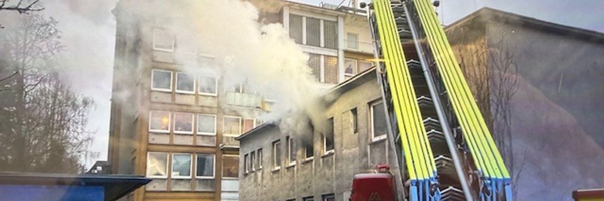 FW-DO: Tödlicher Wohnungsbrand in einem Mehrfamilienhaus am Südwestfriedhof