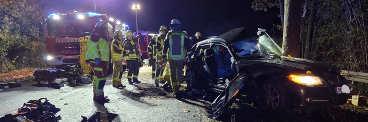 FW Datteln: Schwerer Verkehrsunfall auf Recklinghäuser Straße