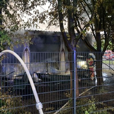 FW Minden: Brand mehrerer Schulcontainer