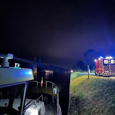 FW Datteln: Person aus dem Dortmund-Ems-Kanal gerettet.