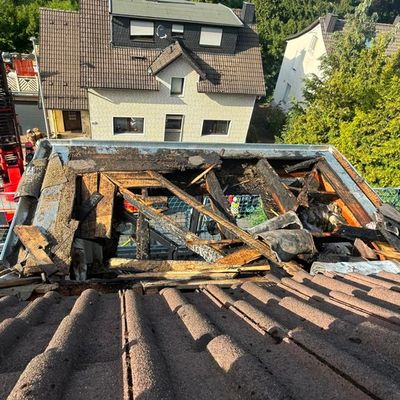 FW-PL: Ortsteil Stadtmitte - Brand in Dachgaube
