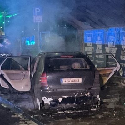 FW-DO: Fahrzeugbrand unter Brücke - Feuerwehr kann Ausbreitung verhindern