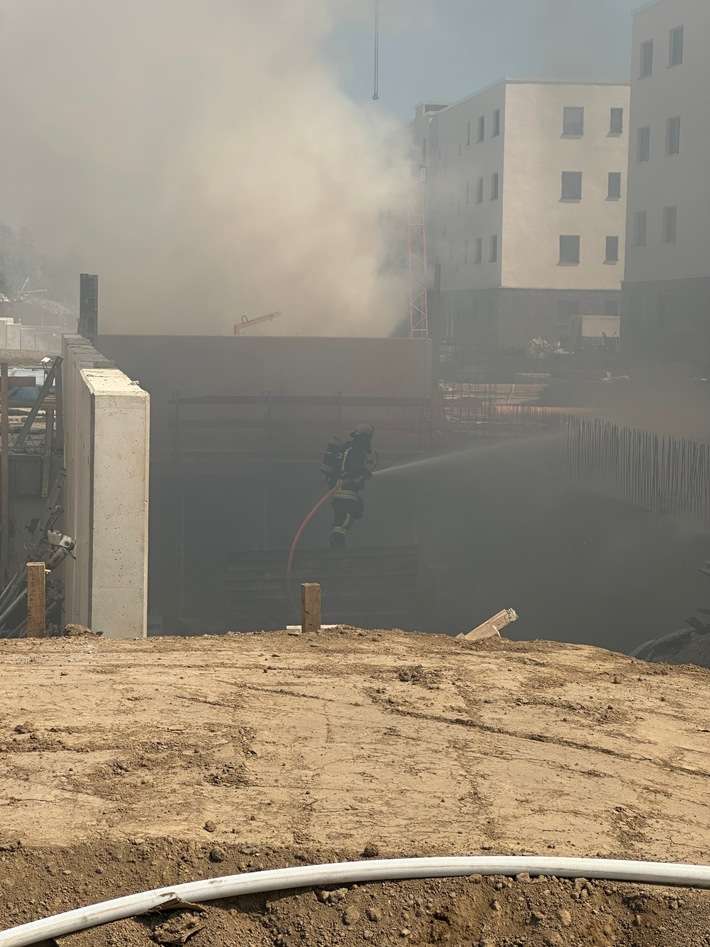 FW-DO: Feuer auf einer Tiefgaragenbaustelle - starke Rauchbelästigung in der östlichen Innenstadt
