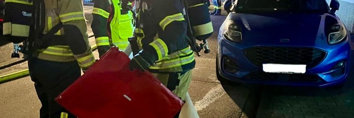 FW-OE: Nächtlicher Brandeinsatz in Elspe