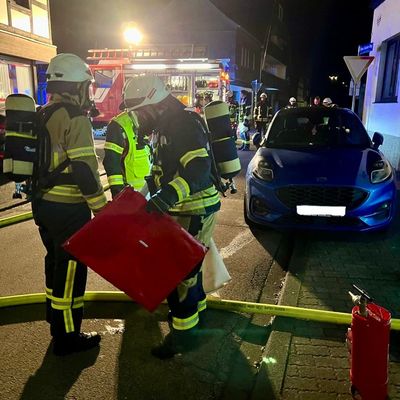 FW-OE: Nächtlicher Brandeinsatz in Elspe