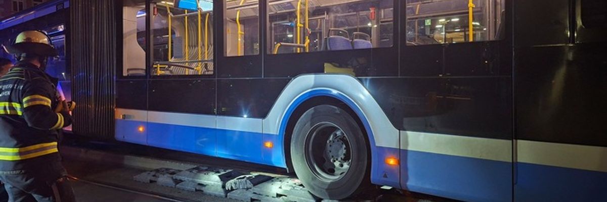 FW-M: Linienbus bleibt hängen (Haidhausen)