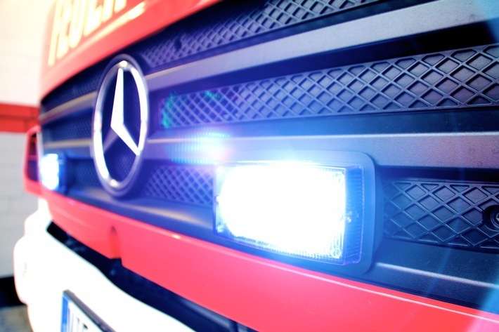 FFW Schwalmtal: Feuerwehr löscht ausgedehnten Fahrzeugbrand