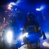 FFW Schwalmtal: Feuerwehr löscht Wohnungsbrand unter Polizeischutz in Amern